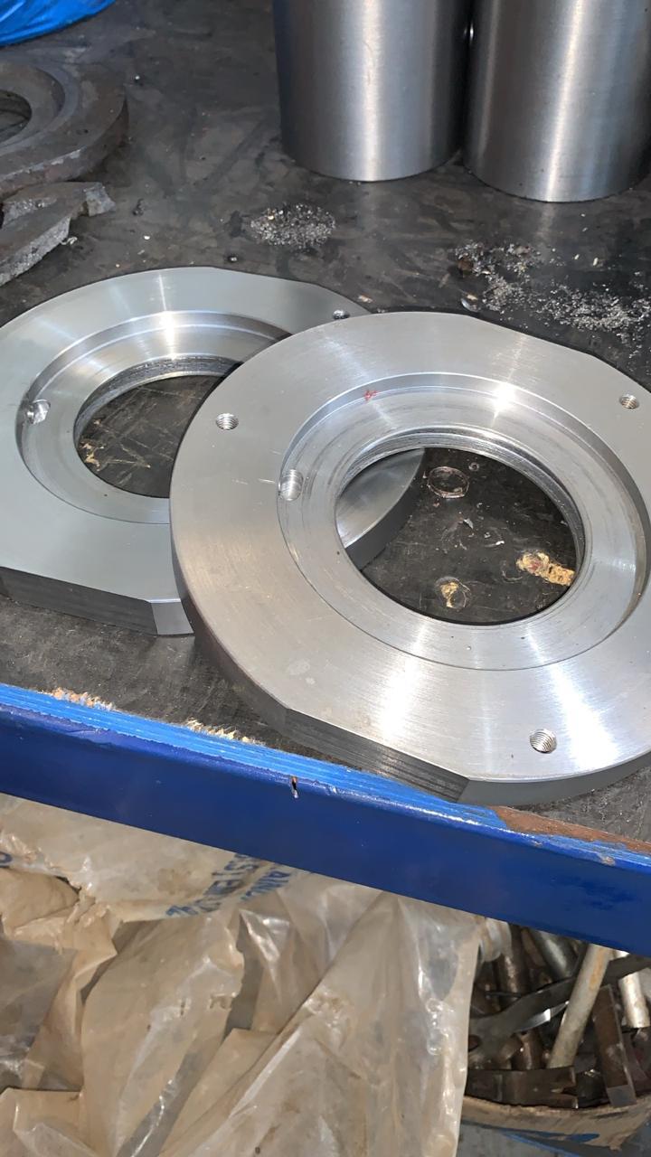 Flanges acabadas, prontas para entrega